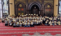 تكريم 100 طالب ملتزم صلاة في مدرسة أجيال ضمن مشروع على خُطى الحبيب
